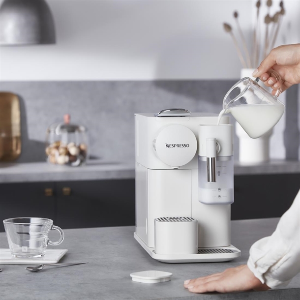 DeLonghi Nespresso Lattissima One Coffee Machine White - FT898