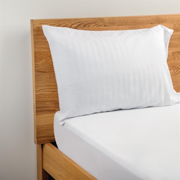 mitre-comfort-monaco-housewife-pillowcase-white