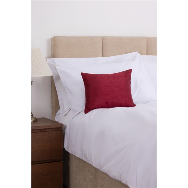 Comfort Simplicity Cushion Unpiped Raspberry - 32x42cm