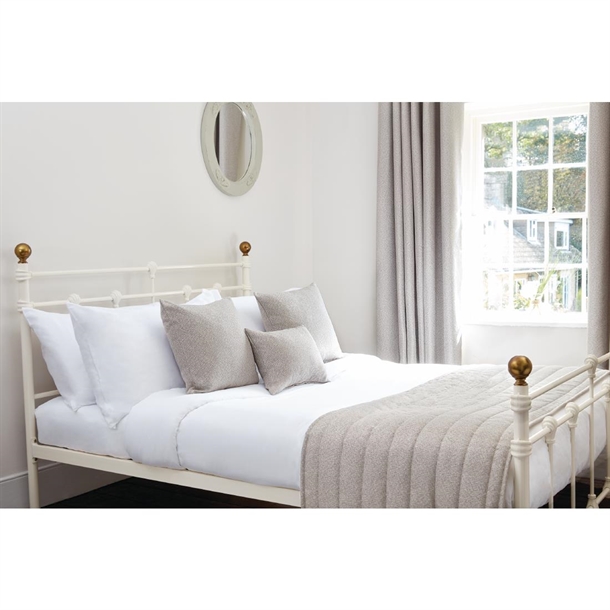 Comfort DUNE Cushion Unpiped PLATINUM - 32x42cm