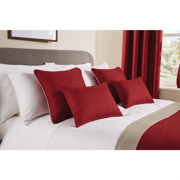 Comfort TUNDRA Cushion Unpiped BORDEAUX - 32x42cm