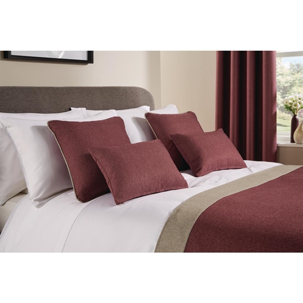 Comfort TUNDRA Cushion Unpiped ANTIQUE FUCHSIA - 32x42cm