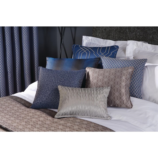 Luxury DECO Cushion COBALT 32x42 (STRAND) Unpiped