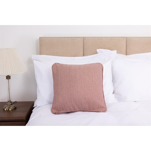 Comfort HEATHERSTONE Cushion Piped FLAMINGO - 45x45cm