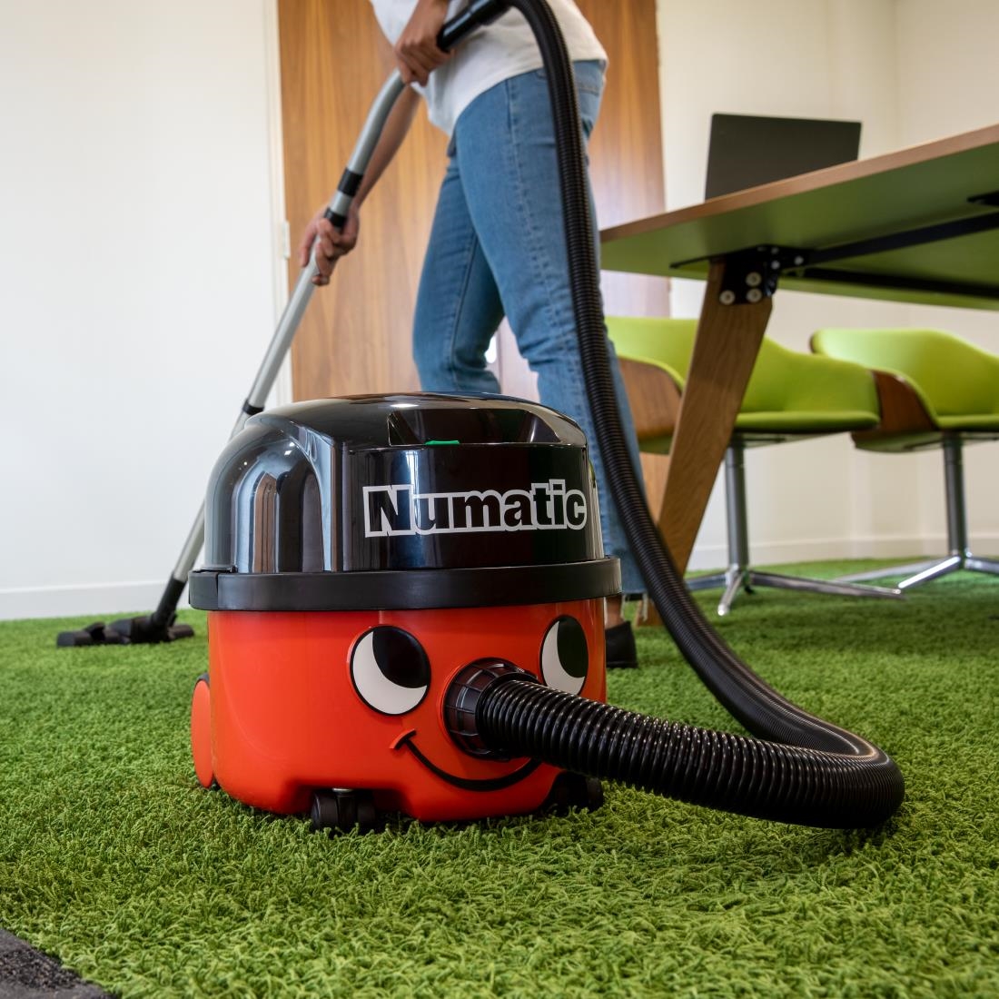 Numatic Pro Cordless Henry Vacuum NBV190NX - JB902 - Nisbets