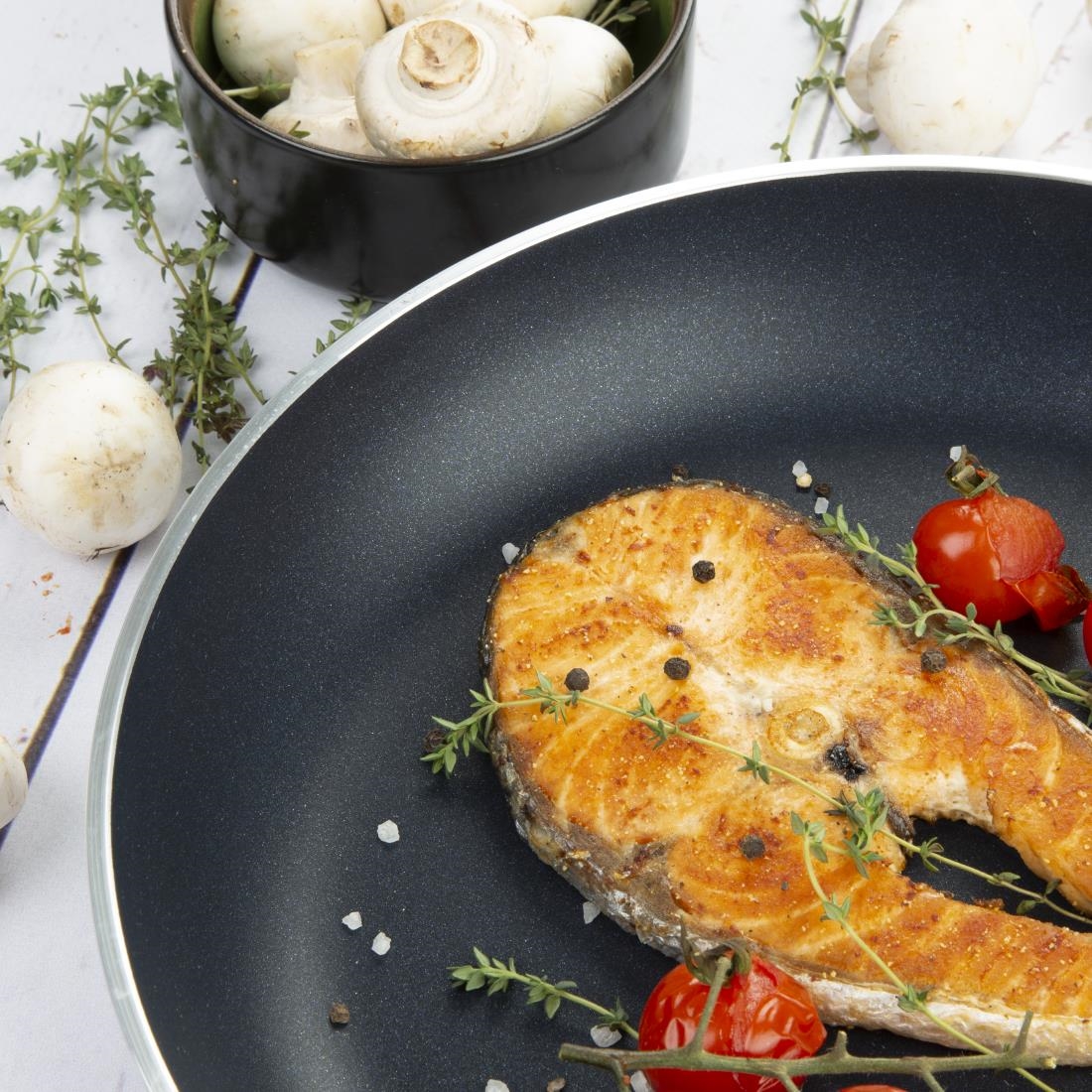 Vogue Heavy Duty Non-Stick Saute Frying Pan - 20cm / 8 Inch, Induction Compatible (Model HT984)