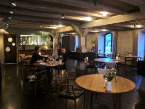 Empty restaurant picture