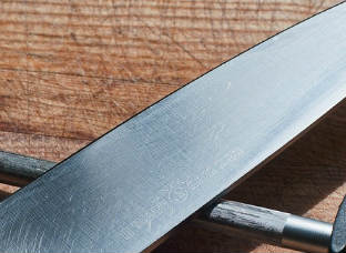 How To Sharpen and Hone Chefs Knives