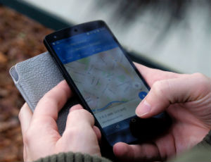 Accessing an online map