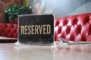 online reservation table in restaurant
