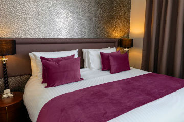 Mitre Essentials Regency Bed Runners