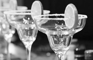 TYPES OF COCKTAIL GLASSES